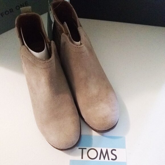 NIB Toms Deia Suede Ankle Boots Youth Size 5.5 MSRP $70 - Picture 3 of 13